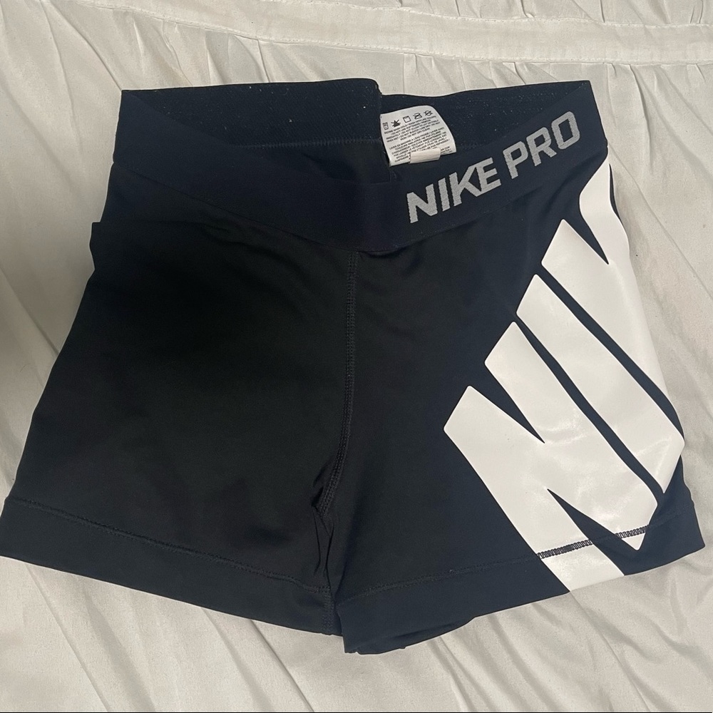 Women’s Nike Pro Dri-Fit shorts